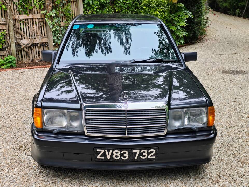 Image 2/69 de Mercedes-Benz 190 E 2.3-16 (1985)