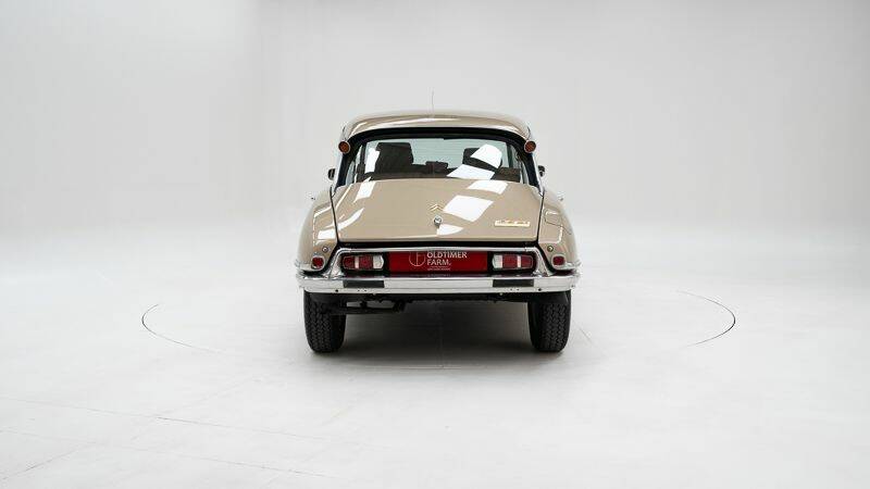 Image 7/15 of Citroën DS 21 (1970)