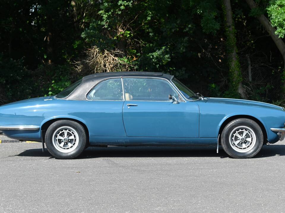 Bild 2/17 von Daimler Sovereign 4.2 (1977)