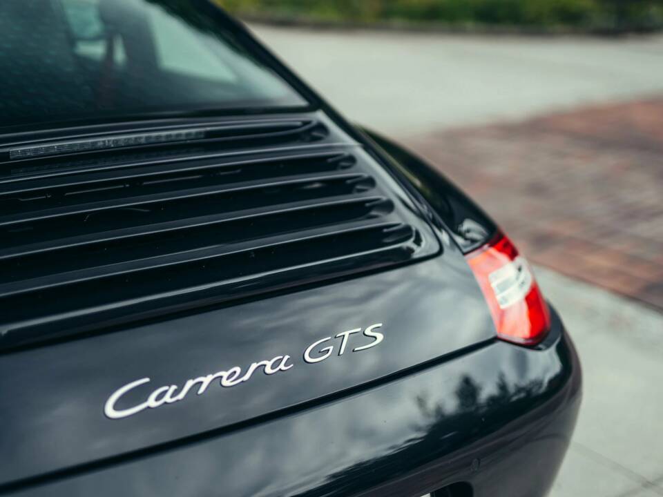 Image 30/50 of Porsche 911 Carrera GTS (2011)