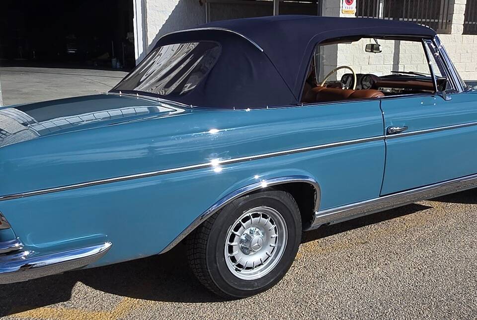 Immagine 31/40 di Mercedes-Benz 300 SE (1964)