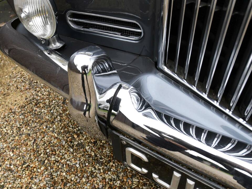 Image 43/50 of Bentley S 3 (1964)