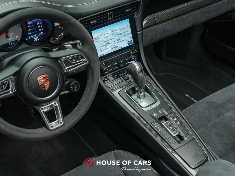 Bild 20/25 von Porsche 911 Carrera GTS (2017)