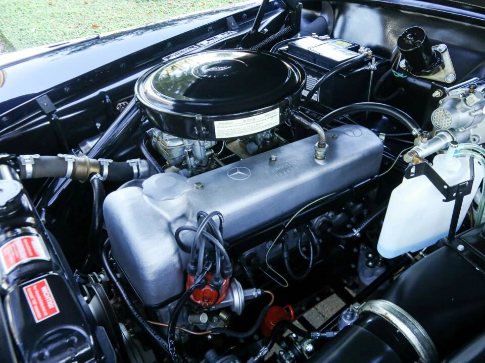 Imagen 4/50 de Mercedes-Benz 220 S Cabriolet (1956)