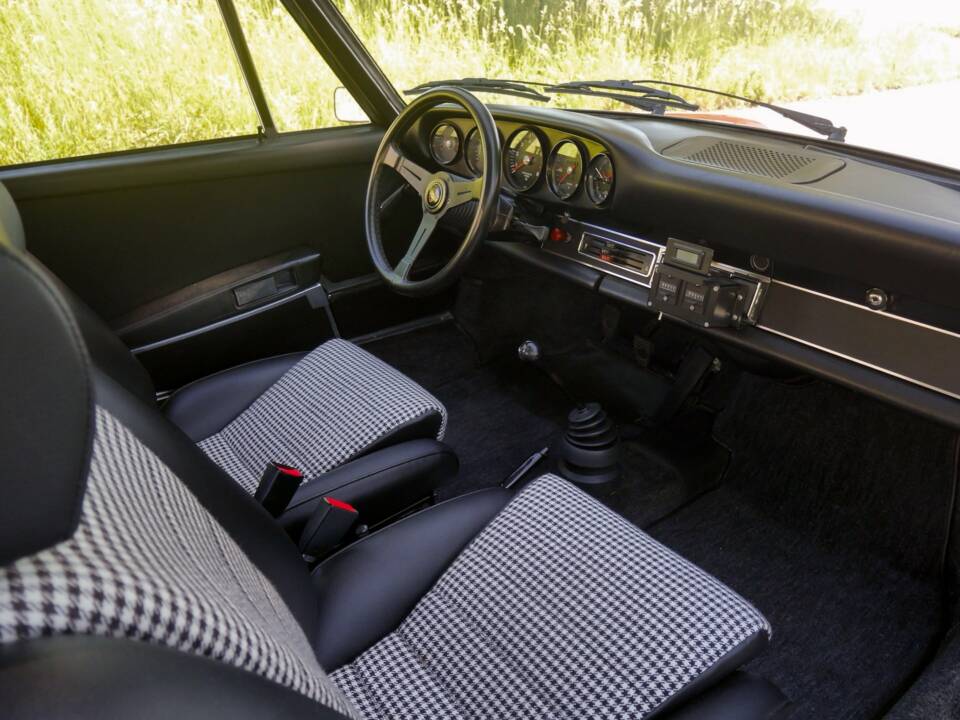 Image 35/50 de Porsche 911 2.4 S (1900)