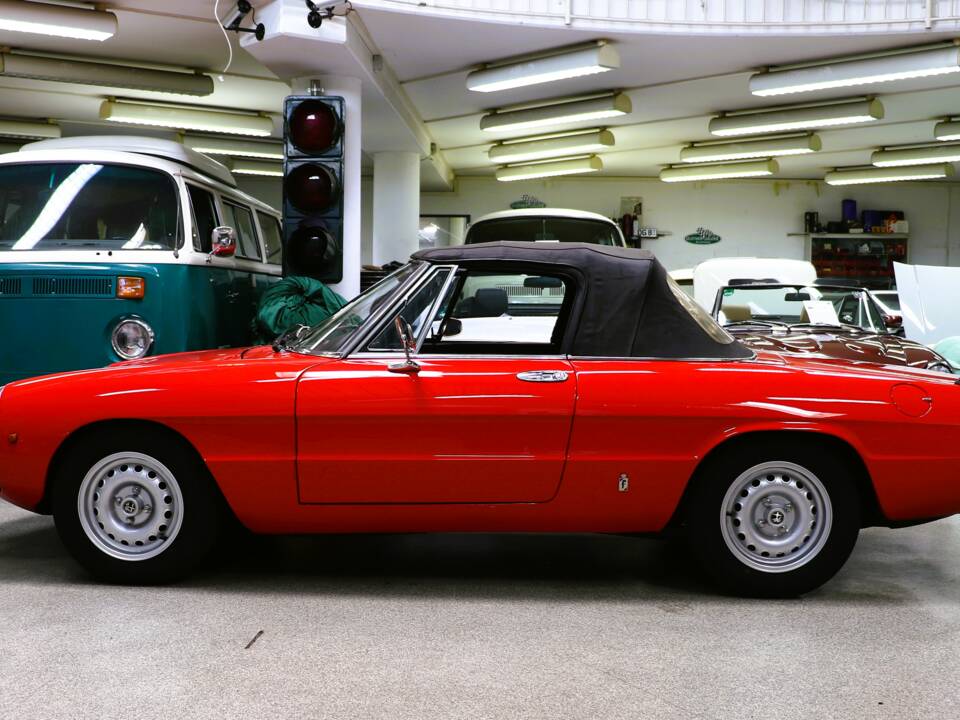 Afbeelding 24/37 van Alfa Romeo 2000 Spider Veloce (1979)