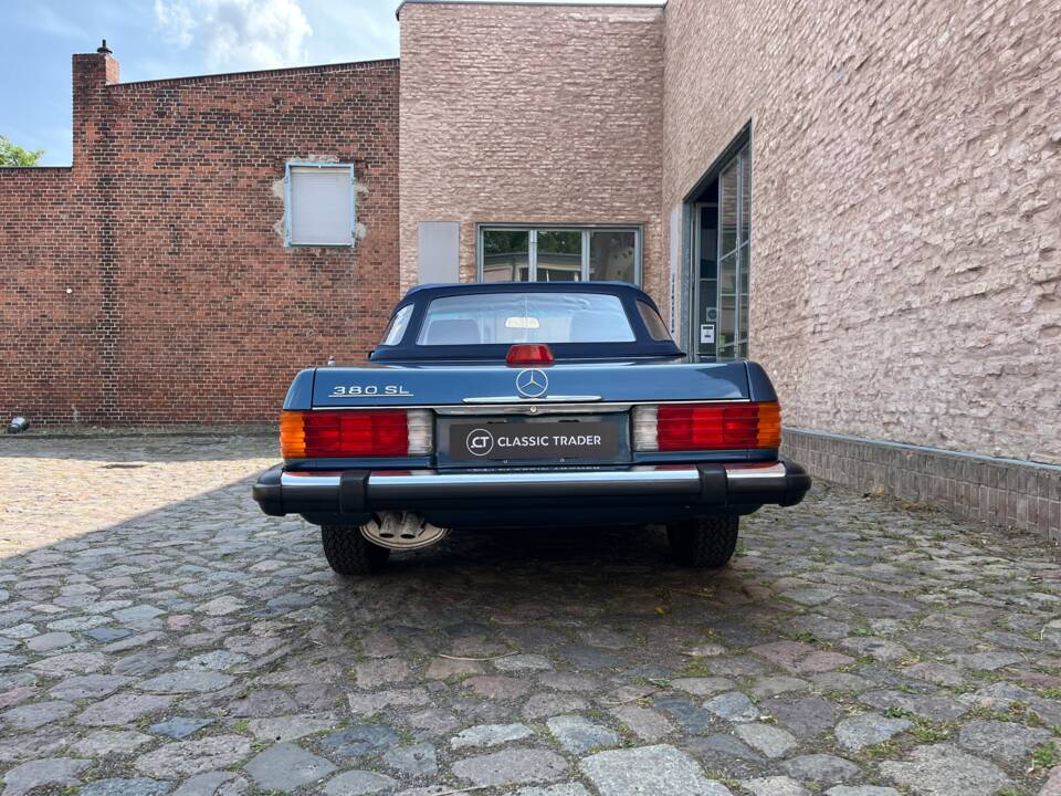 Afbeelding 33/146 van Mercedes-Benz 380 SL (1982)