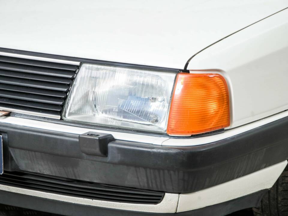 Image 22/50 of Audi 100 - 1.8 (1987)