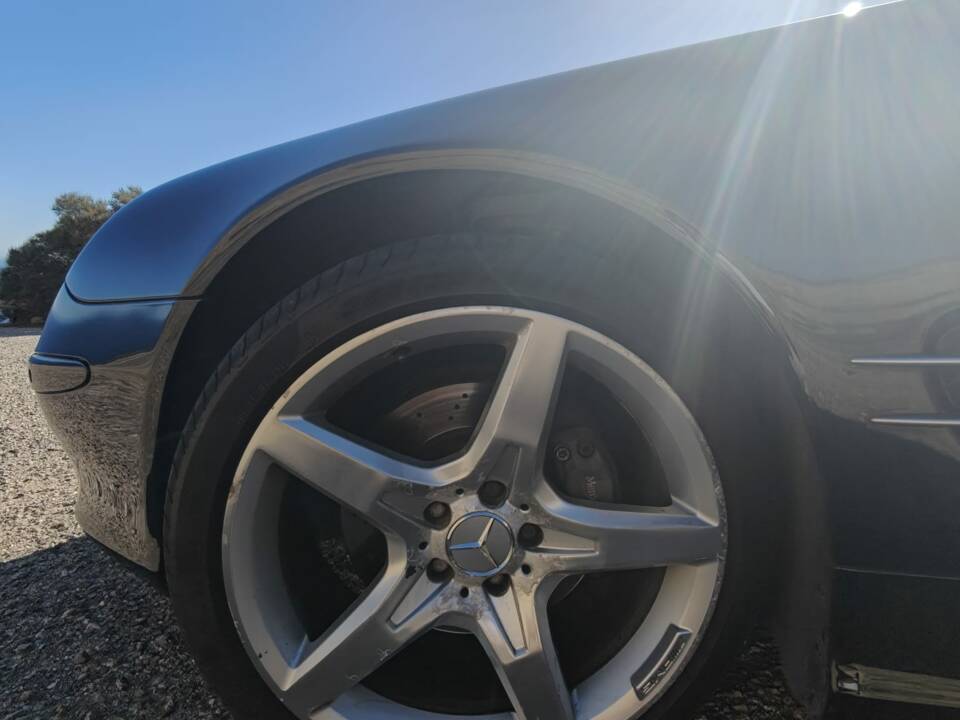 Image 15/16 of Mercedes-Benz SL 500 (2002)
