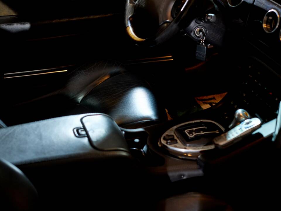 Bild 52/55 von Jaguar XKR (2000)