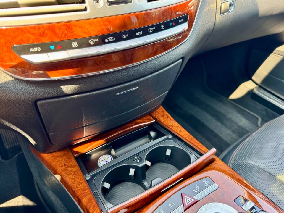 Bild 56/79 von Mercedes-Benz S 500 BlueEFFICIENCY (2011)