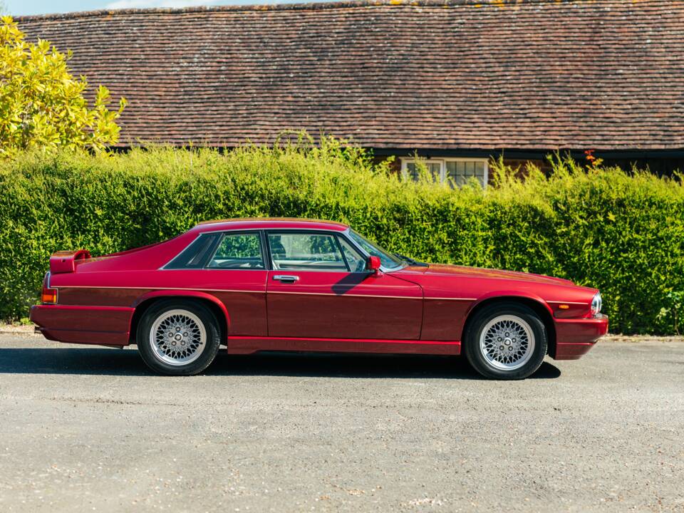 Image 48/50 of Jaguar XJR-S V12 Le Mans (1991)