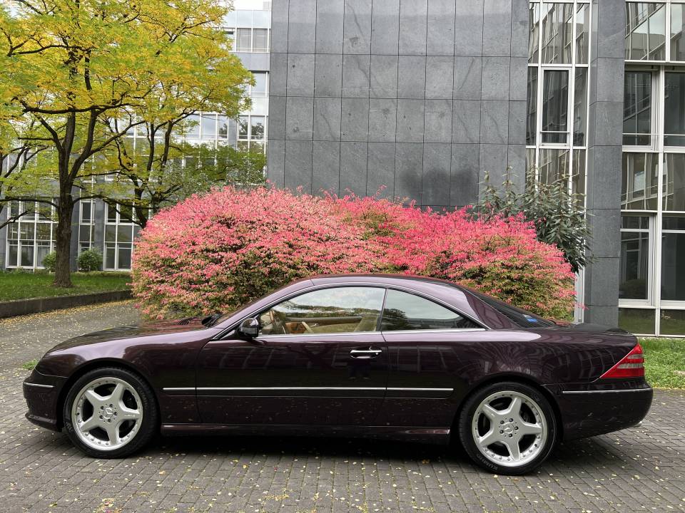 Image 3/18 of Mercedes-Benz CL 55 AMG (2002)