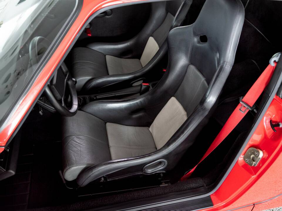 Immagine 28/39 di Porsche 911 Carrera RS (1992)