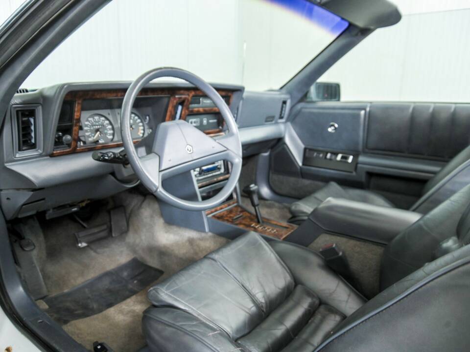 Bild 11/50 von Chrysler Le Baron 2.5 Turbo (1988)