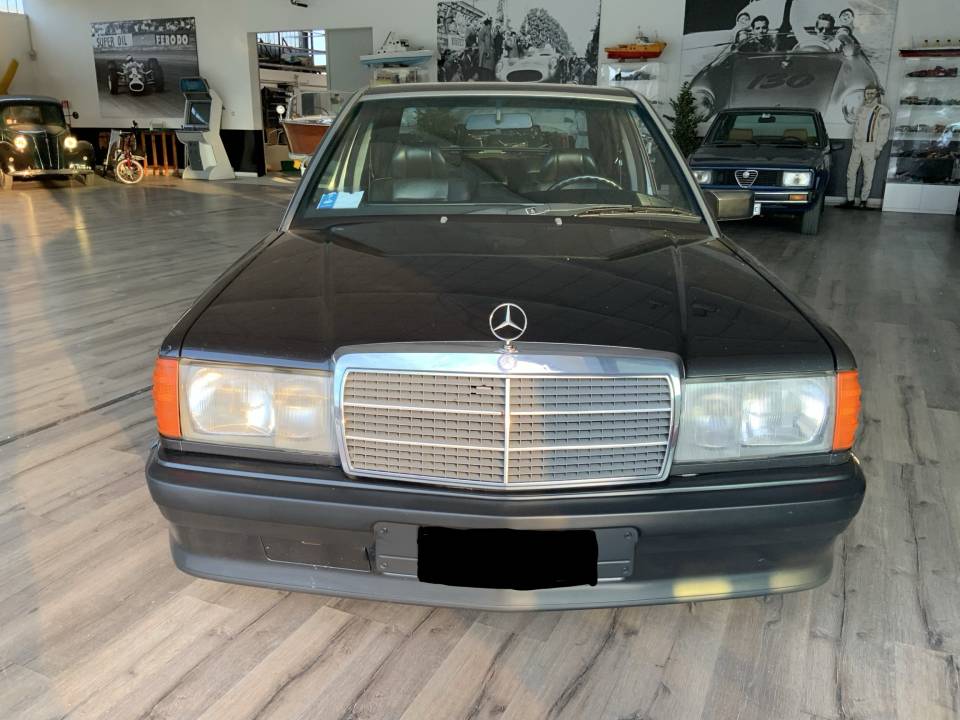 Imagen 2/12 de Mercedes-Benz 190 E 2.3-16V (1986)