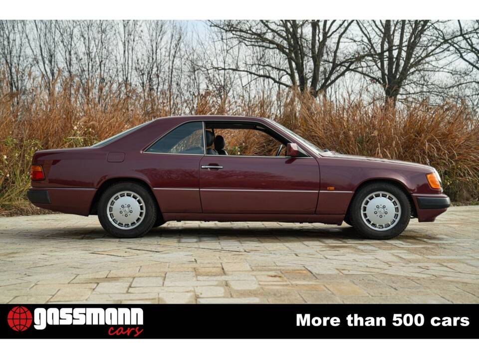 Image 4/15 of Mercedes-Benz 300 CE-24 (1991)