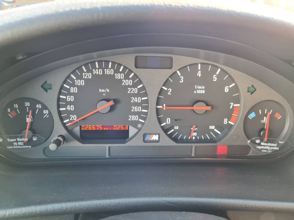 Image 29/36 of BMW M3 (1995)