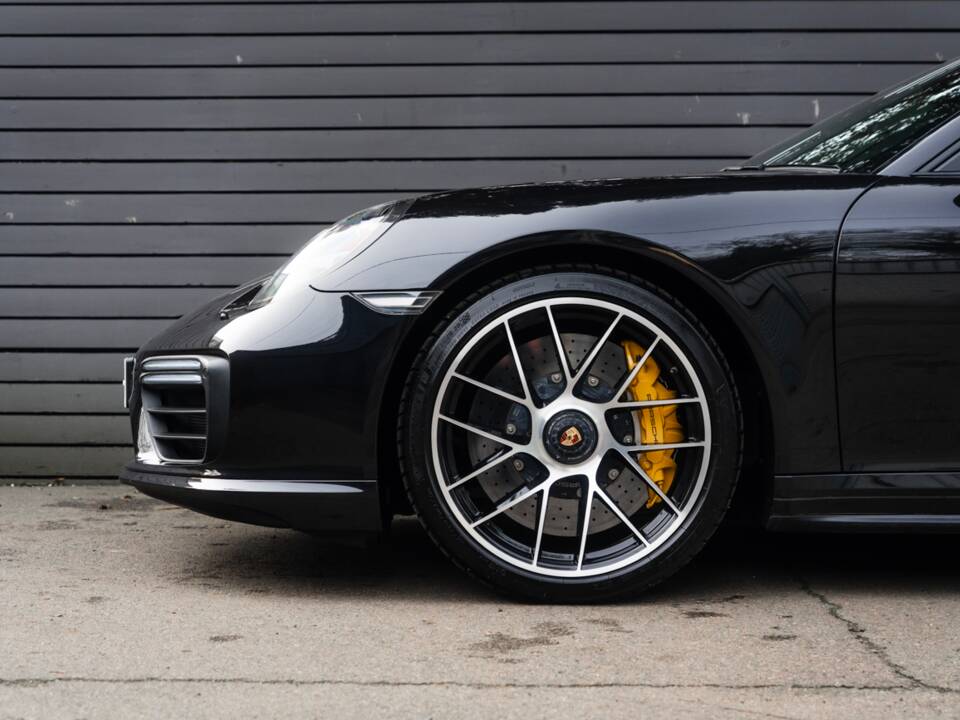 Bild 4/52 von Porsche 911 Turbo S (2017)