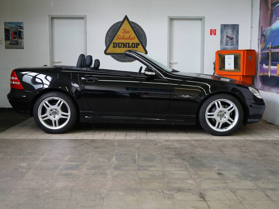 Immagine 41/44 di Mercedes-Benz SLK 230 Kompressor (2003)
