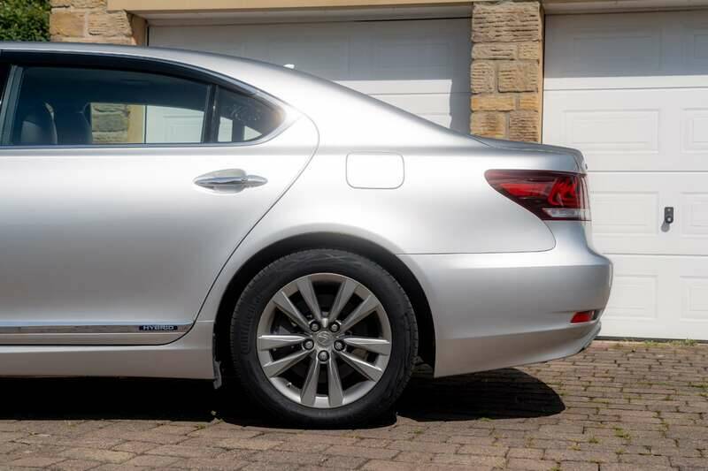 Immagine 29/50 di Lexus LS 600h L (2013)