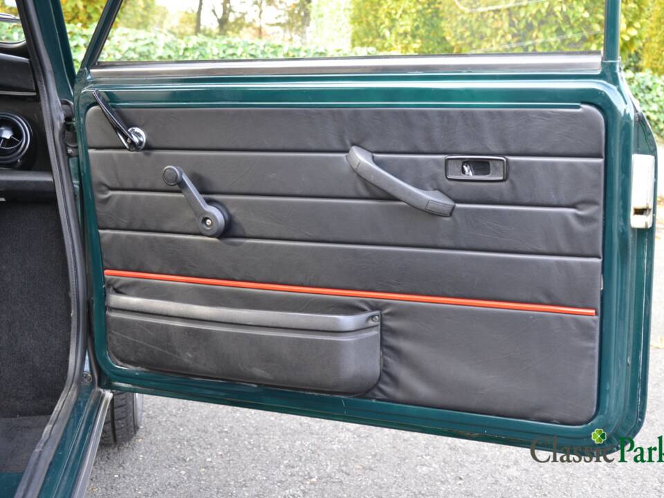 Image 17/50 de Austin Mini 1000 (1989)