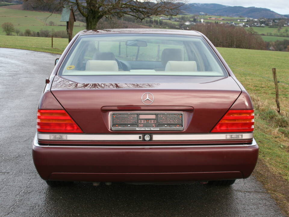 Image 19/69 de Mercedes-Benz 500 SE (1992)