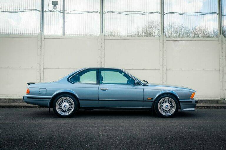 Immagine 2/61 di BMW 635 CSi (1989)