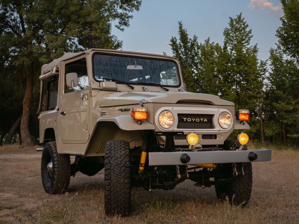 Imagen 3/25 de Toyota Land Cruiser FJ 40 (1973)