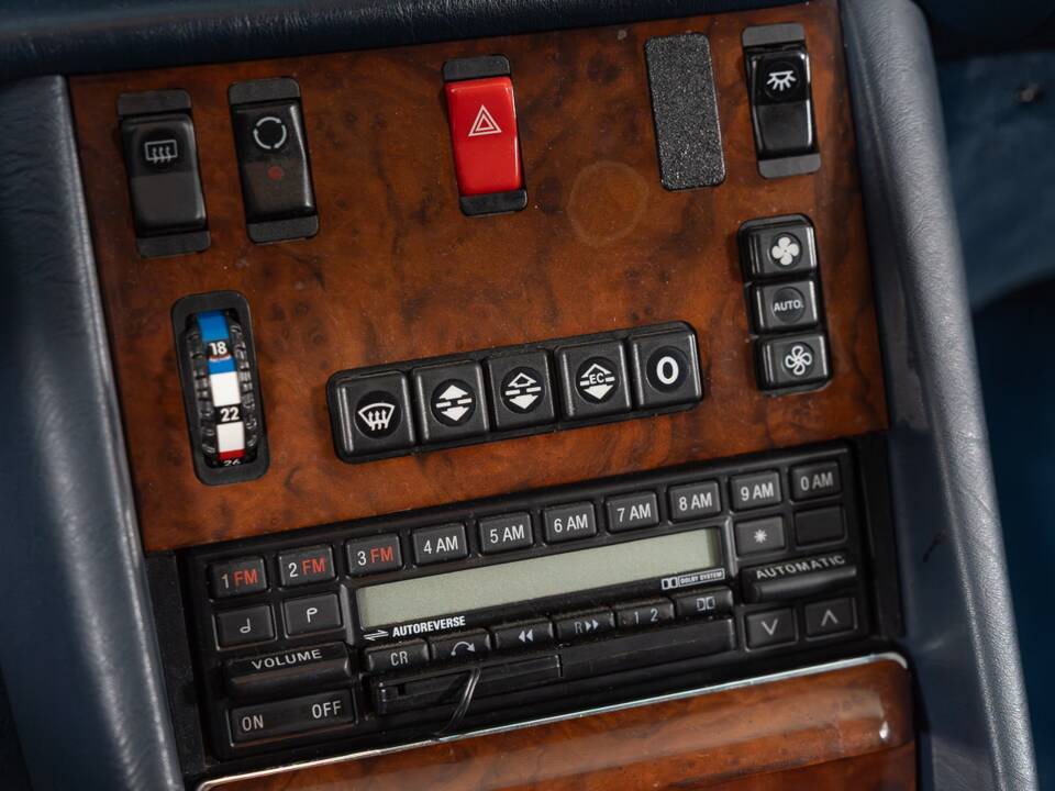 Bild 30/35 von Mercedes-Benz 560 SEC (1988)