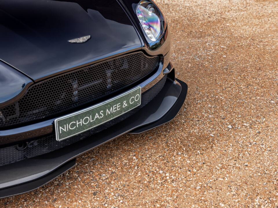 Image 32/65 of Aston Martin Vantage GT8 (2017)