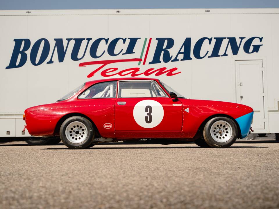 Imagen 7/81 de Alfa Romeo 1750 GT Veloce (1968)