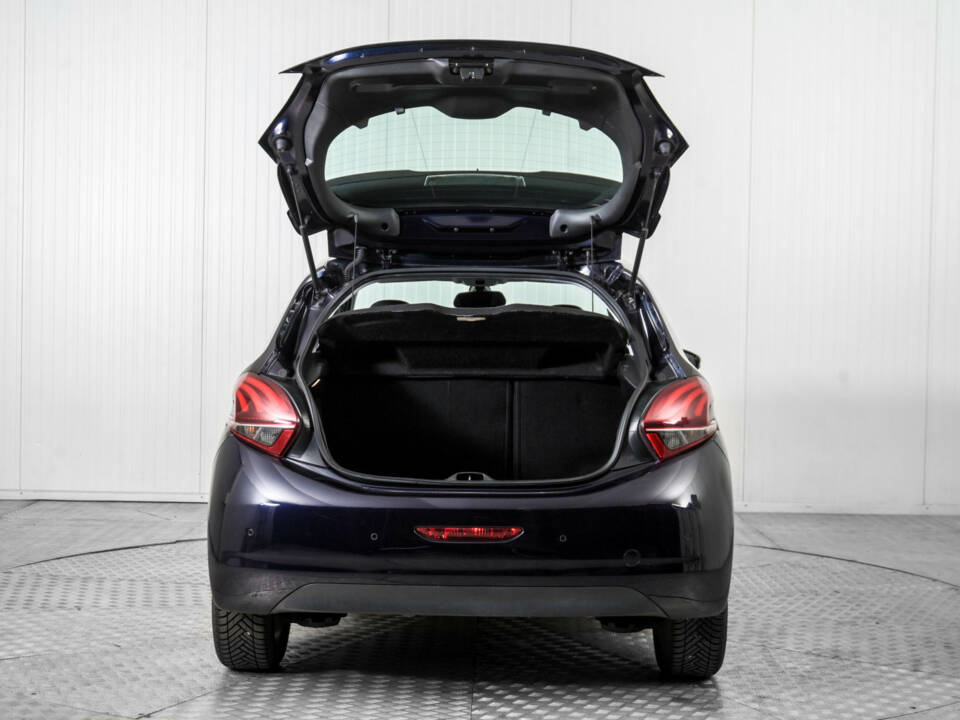 Image 44/50 of Peugeot 208 1.2 PureTech 82 (2019)