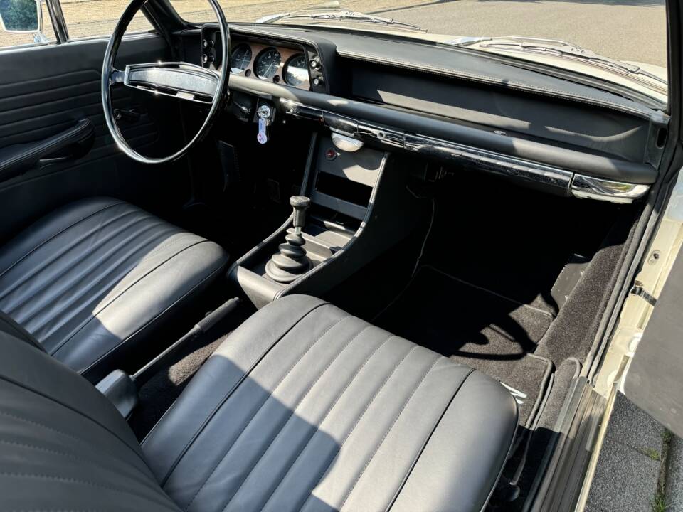 Image 14/19 of BMW 1600 Convertible (1971)