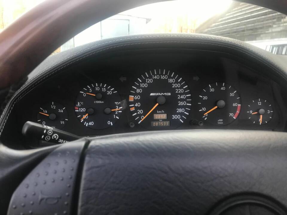 Image 7/8 de Mercedes-Benz SL 70 AMG (1997)
