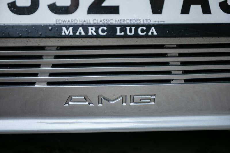 Image 34/43 of Mercedes-Benz 300 CE 3.2 AMG (1990)