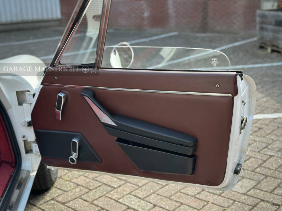 Afbeelding 5/72 van Alfa Romeo 2000 Spider Veloce (1981)