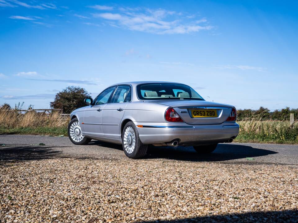 Image 8/50 of Jaguar XJ 8 4.2 (2003)