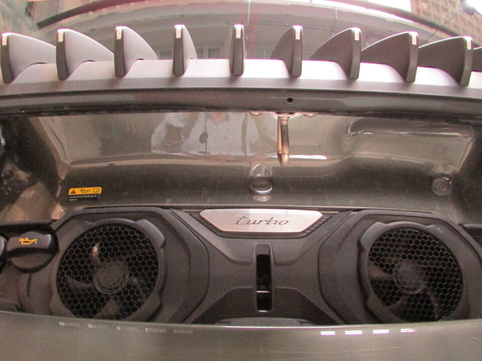 Image 15/20 of Porsche 911 Turbo (2022)