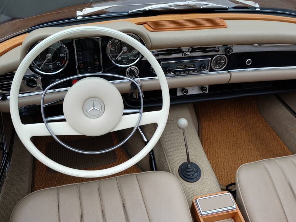 Immagine 22/66 di Mercedes-Benz 280 SL (1969)