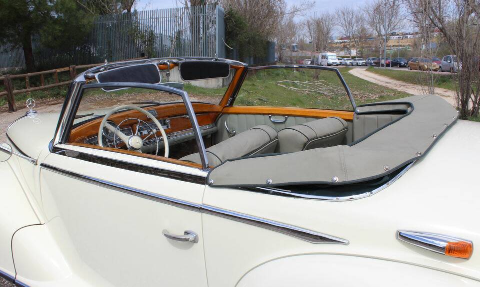 Image 8/8 of Mercedes-Benz 300 S Cabriolet A (1952)