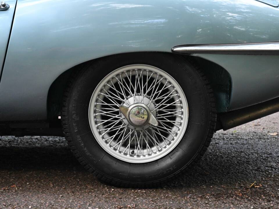 Image 7/50 of Jaguar E-Type (2+2) (1966)