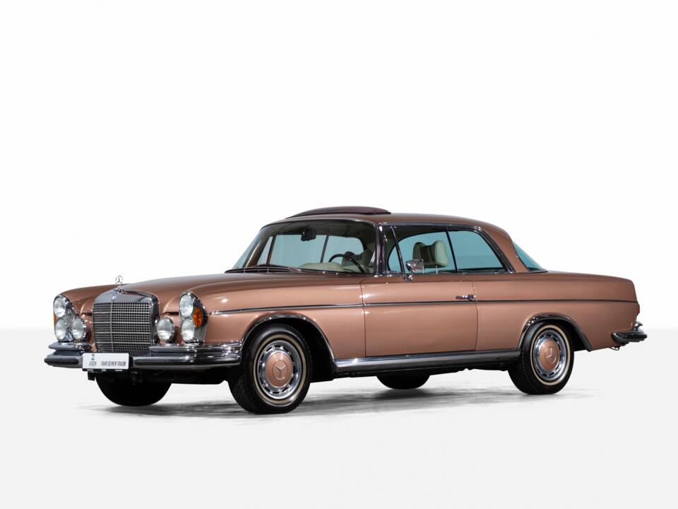 Image 2/57 of Mercedes-Benz 280 SE 3,5 (1971)