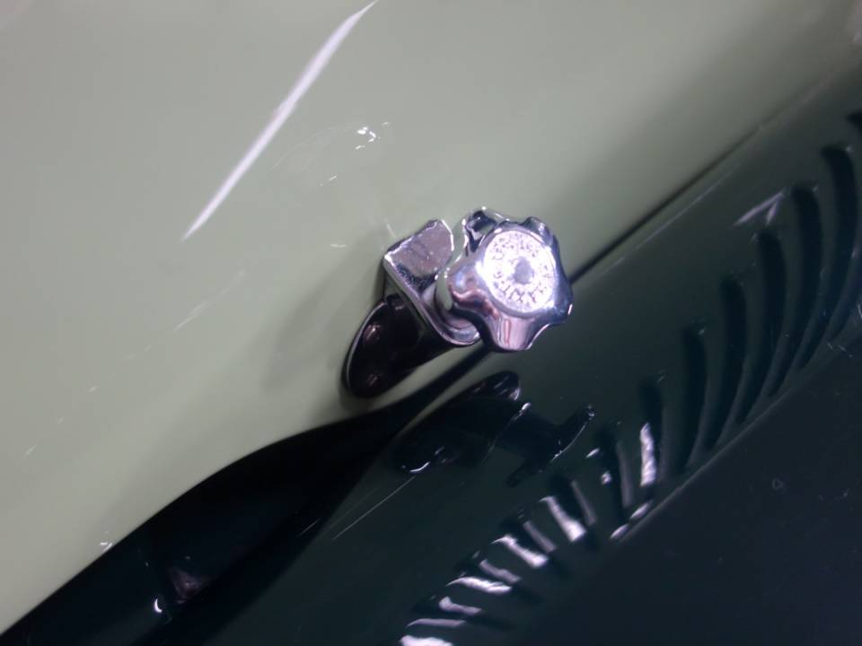 Image 22/50 of Jaguar SS 1 (1933)