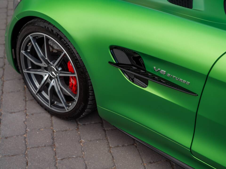 Image 25/67 of Mercedes-AMG GT-R (2018)