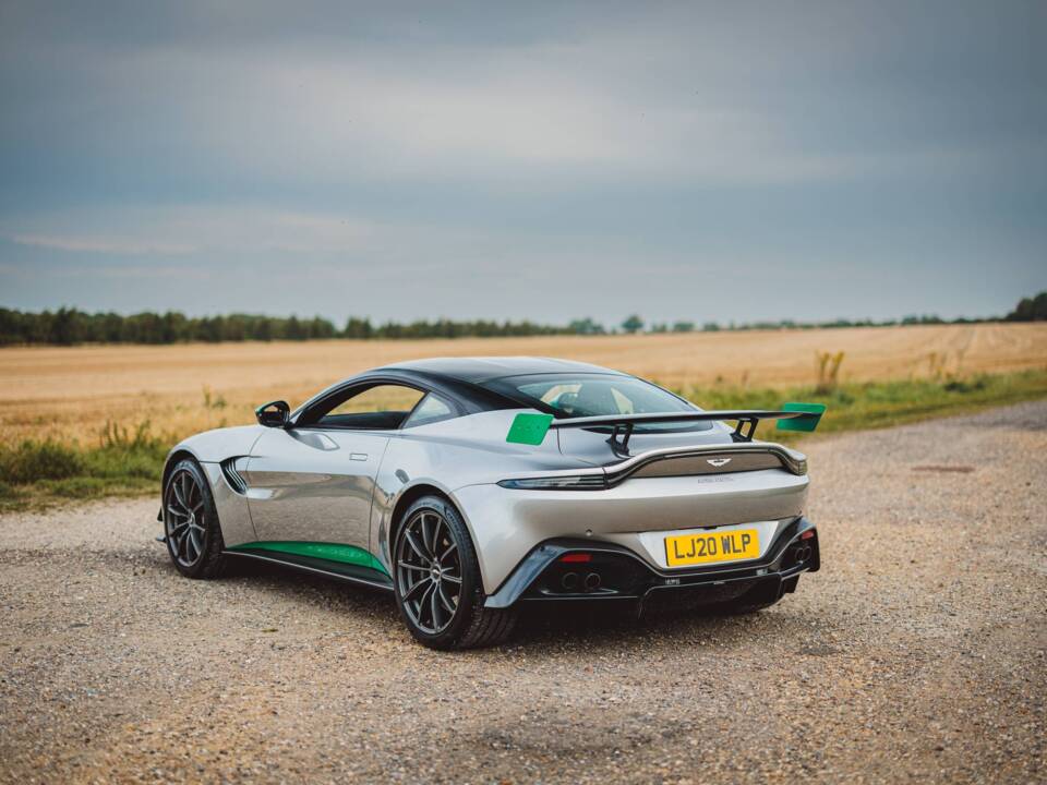 Afbeelding 3/8 van Aston Martin V8 Vantage AMR (2020)