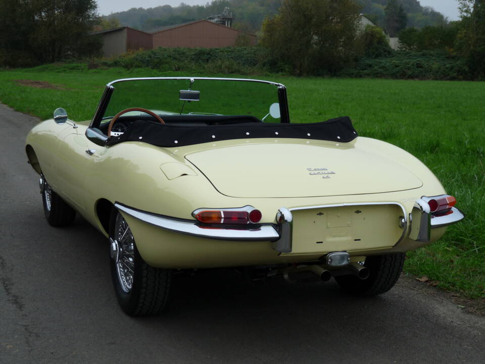 Imagen 5/27 de Jaguar E-Type 4.2 (1967)