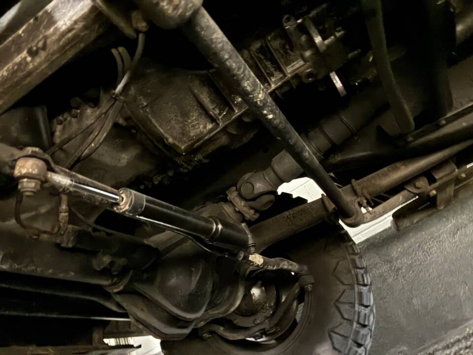 Immagine 19/23 di Mercedes-Benz 230 GE (SWB) (1987)