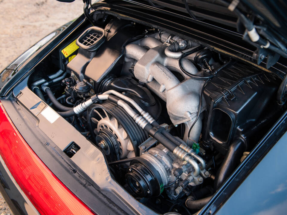 Bild 32/34 von Porsche 911 Carrera (1997)