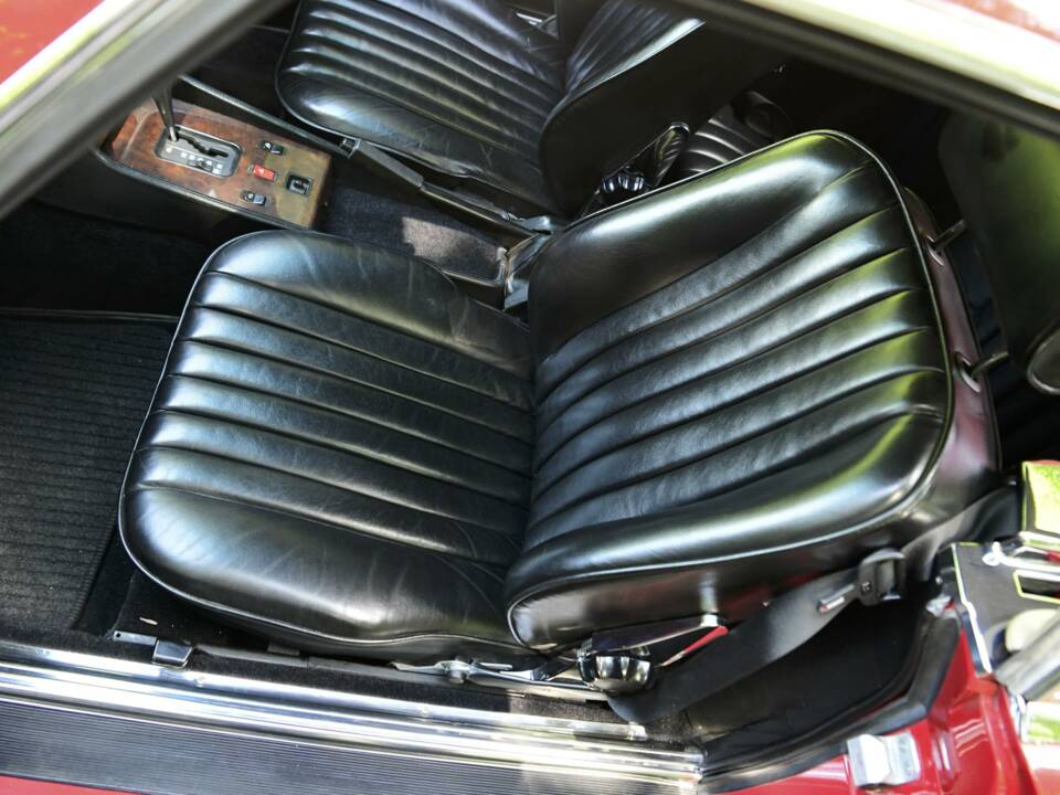 Image 32/50 of Mercedes-Benz 300 SL (1988)